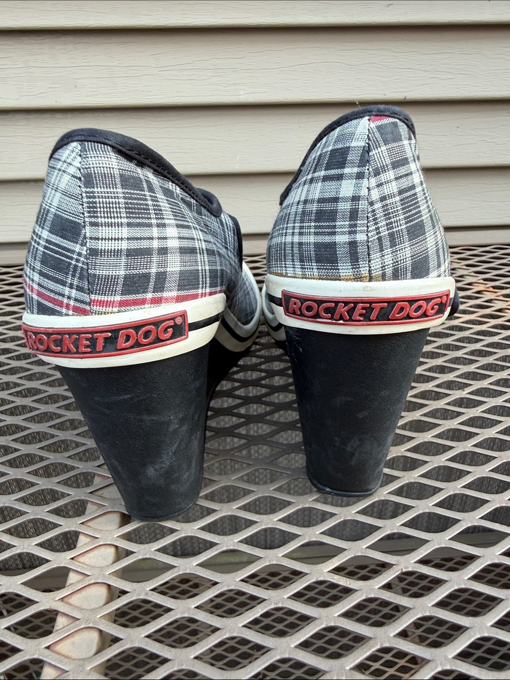 Rocket Dog Plaid Mary Jane Wedges in Black, White, and Red Size 8 - Picture 7 of 9